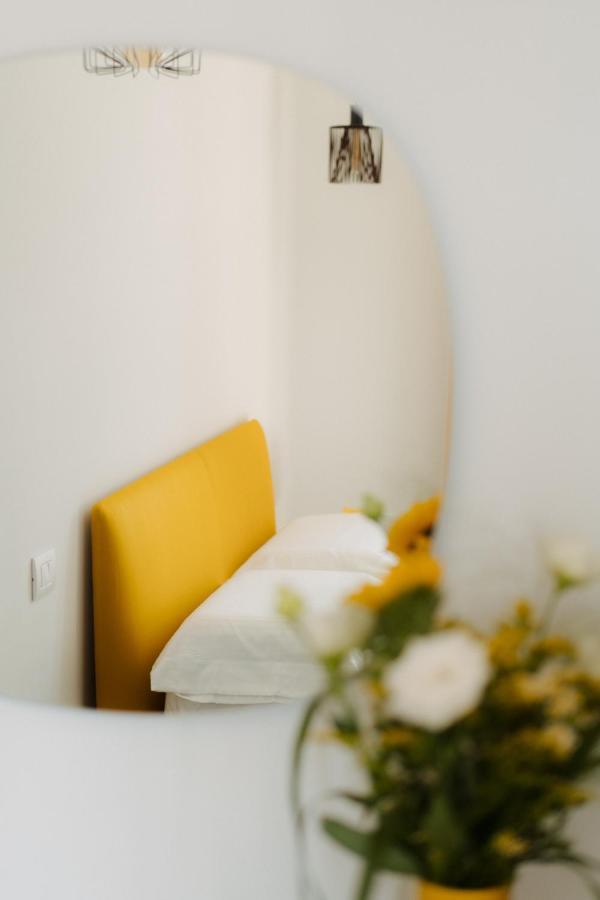 La Dimora Dei Walori Hotel Бишелие Екстериор снимка