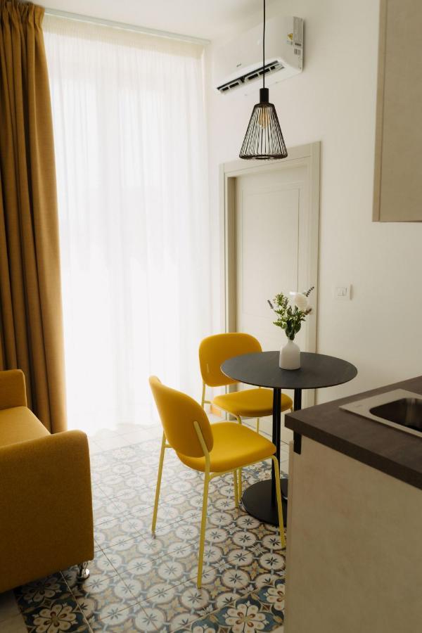 La Dimora Dei Walori Hotel Бишелие Екстериор снимка